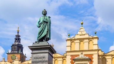 Ten pomnik w 1940 roku zniszczyli hitlerowcy. 65 lat temu wrócił na Rynek Główny