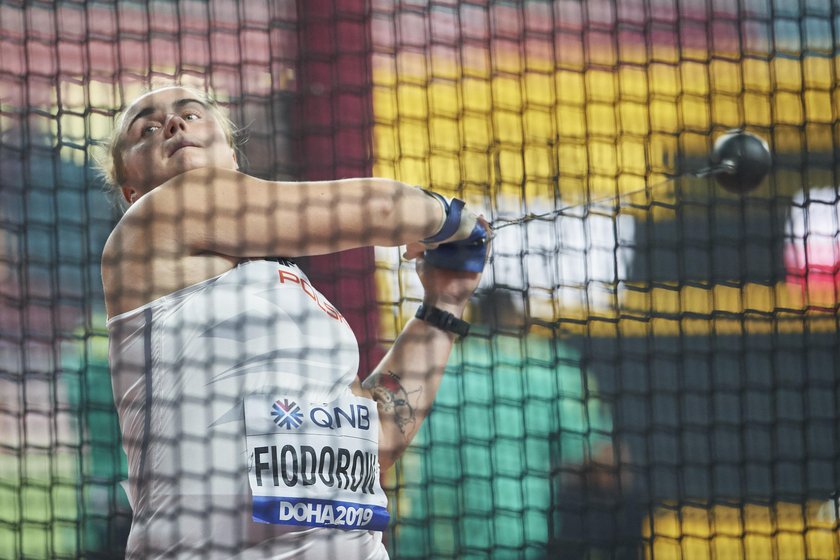 – Medal dedykuję zmarłemu trzy lata temu tacie. On nade mną czuwał – powiedziała smutno Fiodorow.