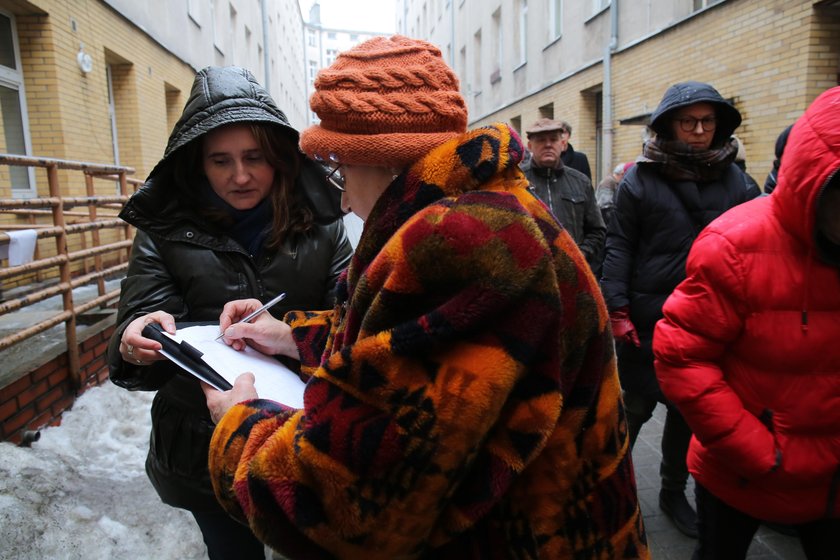 Protest mieszkańców z kamienicy na Próchnika