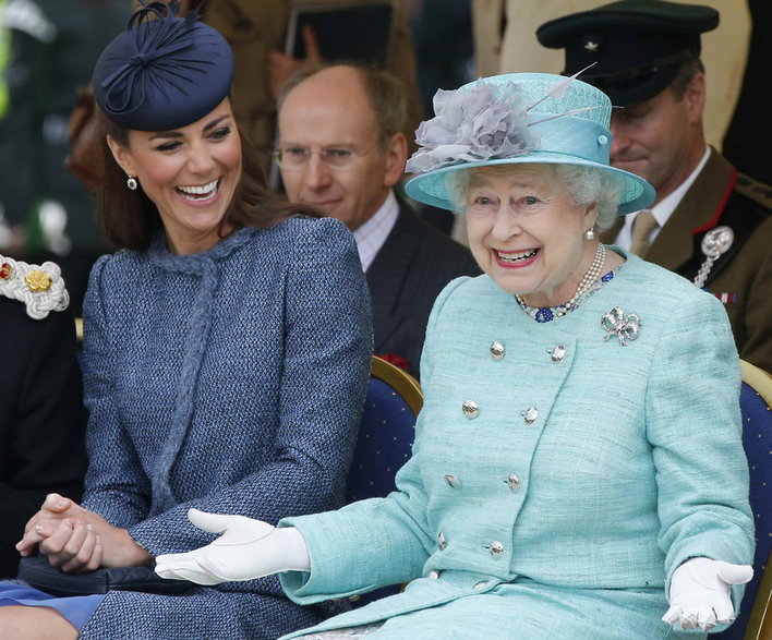 Elżbieta II i Kate Middleton