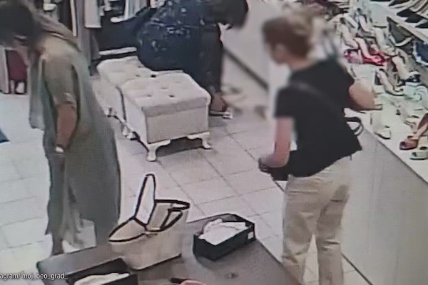 687620_ruski-avion-03-foto-ap