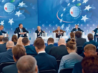 W panelu „Silna Polska w turbulentnej Europie” dyskutowali: (od lewej) Paweł Zielewski, redaktor naczelny „Forbesa”, Marcin Chludziński, prezes KGHM, Beata Daszyńska-Muzyczka, prezes BGK, prof. Henryk Domański, PAN, Robert Spalding, Instytut Hudsona Waszyngton, Piotr Trąbiński, MFW   