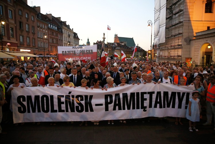 Miesięcznica katastrofy smoleńskiej