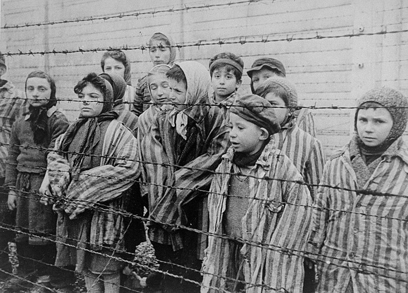 Naziści prowadzili w Auschwitz nieludzkie eksperymenty na osadzonych – wykorzystywali do tego również dzieci.