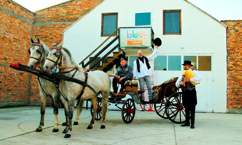 Simon Grabovac predsednik Pesničke republike na fijakeru