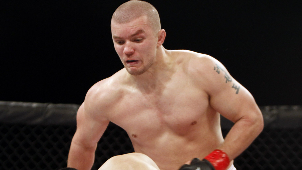 Łukasz Jurkowski (15-9), zwycięzca turnieju na gali KSW 1 oraz jeden z najlepszych zawodników MMA w Polsce i Europie został zapytany o szanse Mariusza Pudzianowskiego (3-1) na bycie mistrzem świata. Popularny "Juras", który dodatkowo komentuje gale w telewizji, z uśmiechem na twarzy stwierdził, że Mariusz nigdy nie zdobędzie żadnego poważnego pasa.