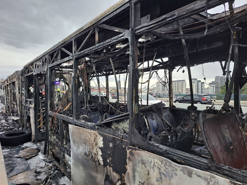Potpuno izgoreo autobus na liniji 704