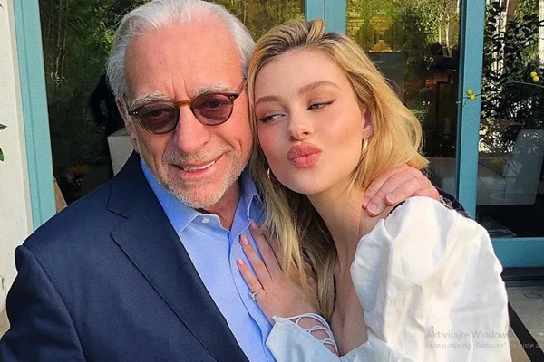 Ljudi su čuli koliko MESEČNO TROŠI Bruklinova supruga i pali su na teme! Njen otac u čudu zašto Bekamovi nisu više zaradili za sina: "Novac je IZVOR SVAKOG ZLA, a ovde je situacija baš komplikovana"