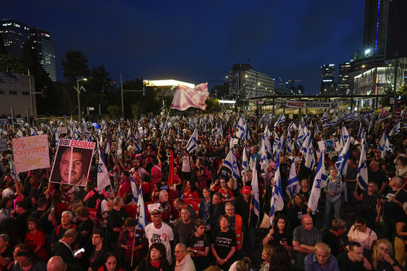 PROTESTI U IZRAELU Hiljade ljudi na ulicama zatražilo od vlade da postigne dogovor o taocima: "NETANJAHU JE SRAMOTA!"