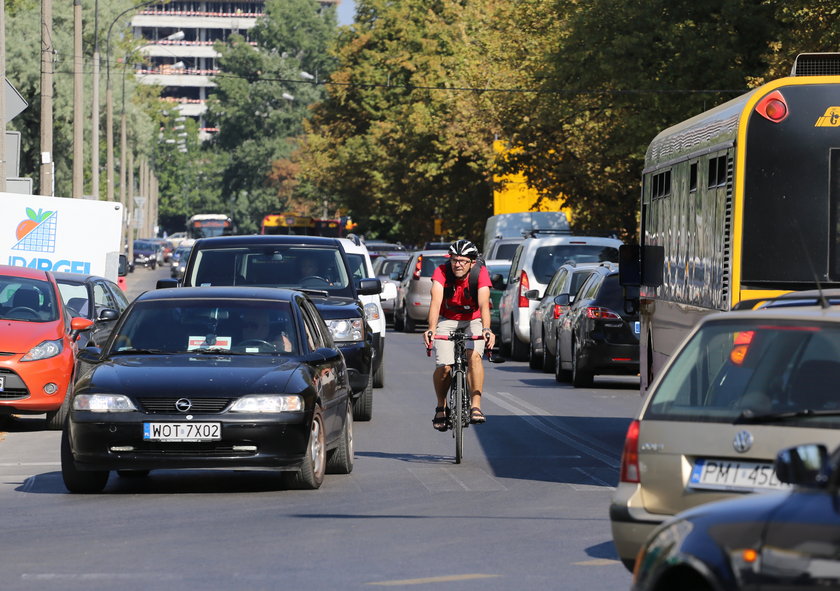 Kierowcy nie mają łatwego życia na Służewcu 