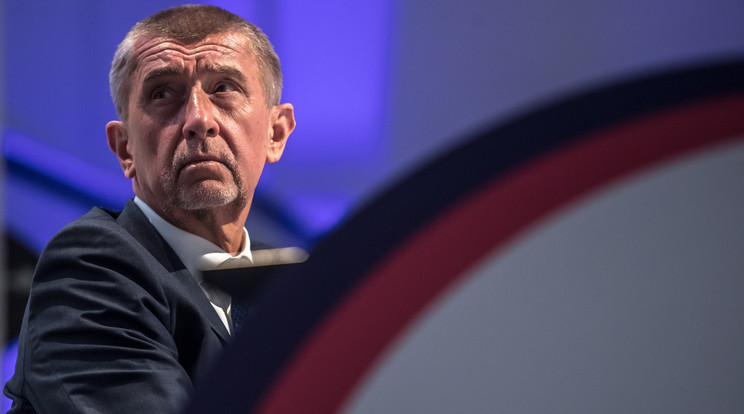 Andrej Babis cseh miniszterelnök jelentette be, hogy elmarad a V4-ek csúcsértekezlete / Fotó: MTI EPA Martin Divisek