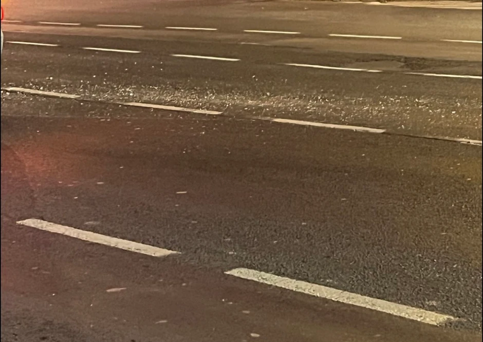 Rasuto staklo svuda po putu 