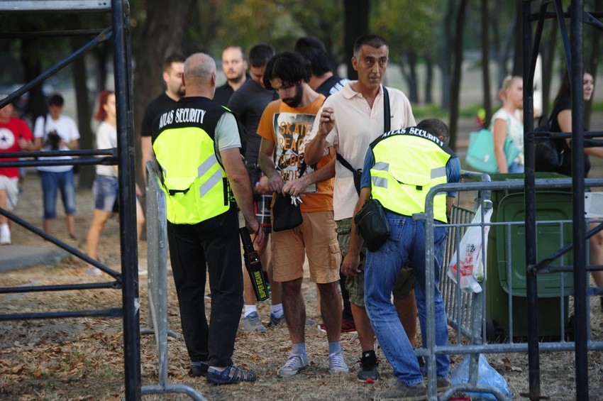 Upaljači mogu, ali ne i oštriji privesci za ključeve 