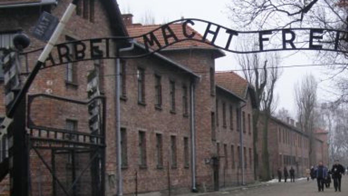 Rozpoczęła się budowa nowego parkingu przy byłym KL Auschwitz II - Birkenau. Zastąpi on obecny, który położony jest bezpośrednio przy byłym niemieckim obozie, tuż przy historycznej bramie głównej.