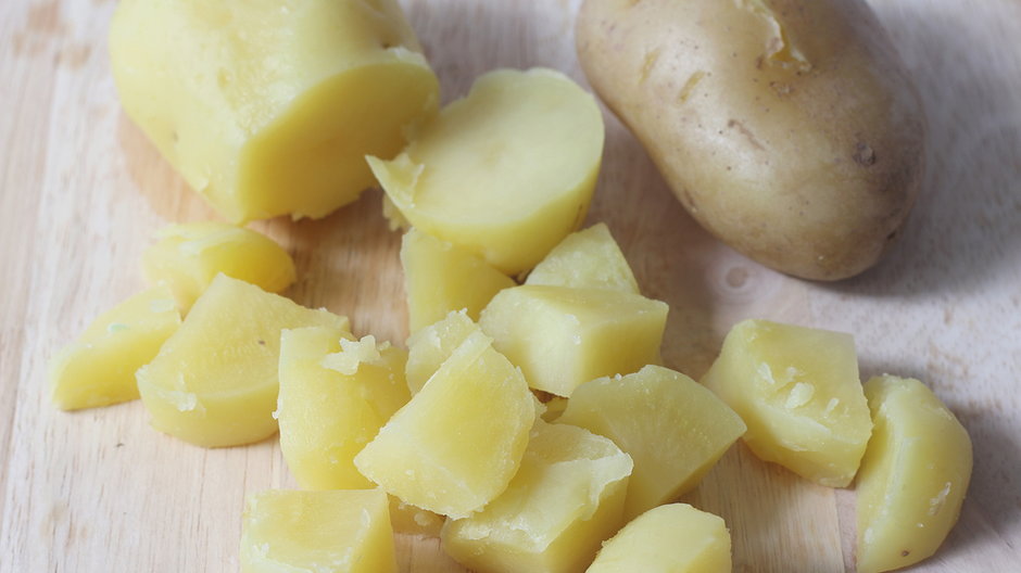 Co zrobić, by ziemniaki nie ciemniały? Genialny trik