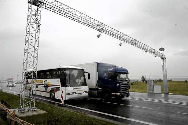 Pieniądze z e-myta na długi, a nie na drogi