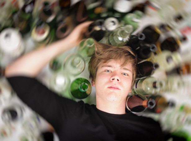 Alkohol najpopularniejszą używką wśród młodzieży