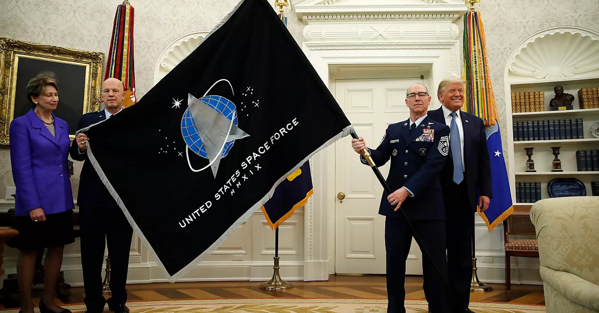 Kosmiczne siły USA trenują cyberataki i zderzenia satelitów! Szykują się do "gwiezdnych wojen"?