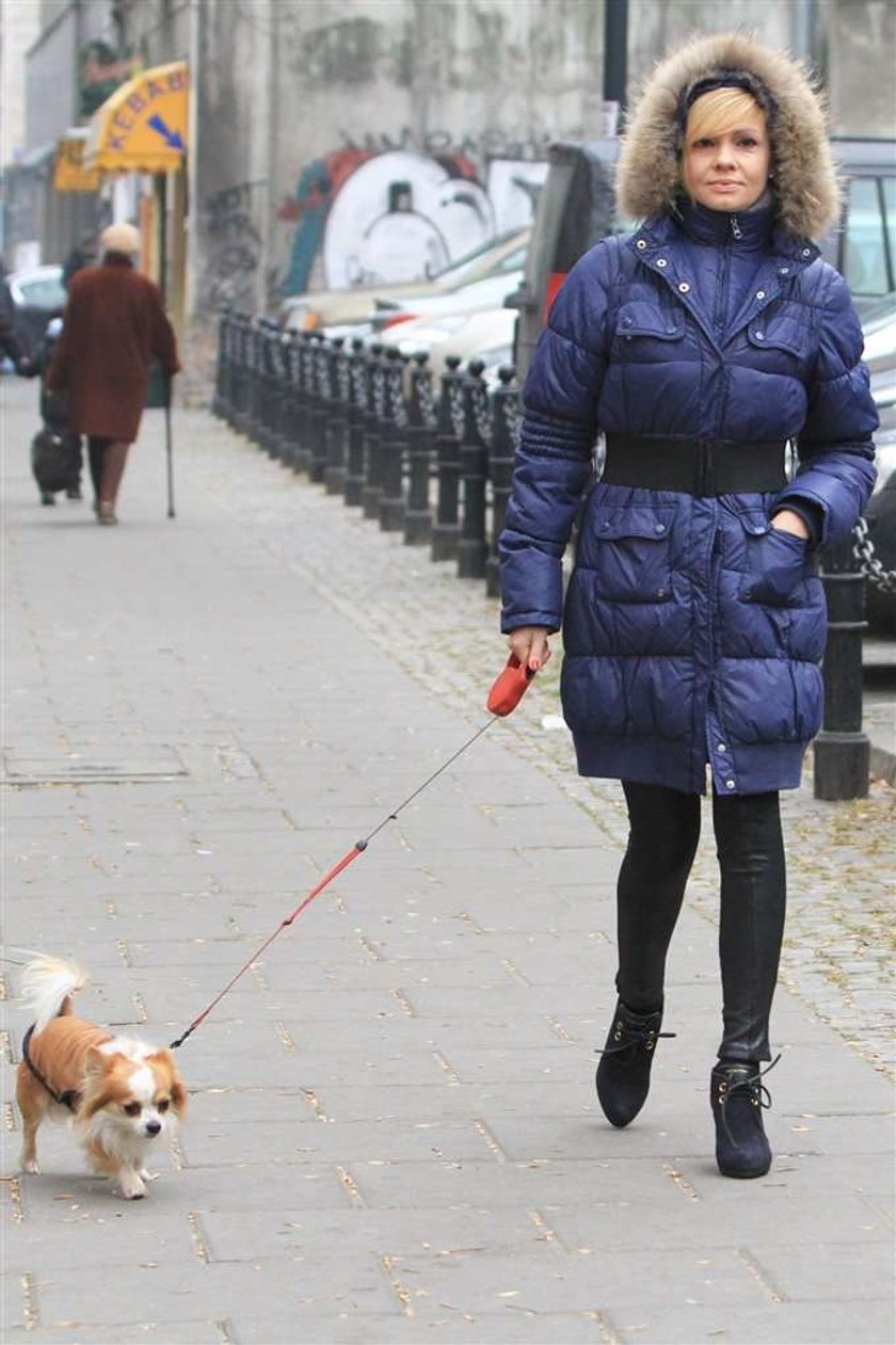 Weronika Marczuk. Pies prawie je jej z talerza!