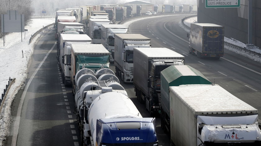 Armagedon na granicy Czech z Niemcami. Kolumna ciężarówek miała ponad 25 km!