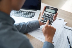 Kontrowersje wokół składki zdrowotnej. 'Zmiany wpłyną na deficyt budżetowy'