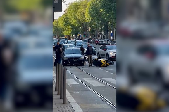 NESREĆA U CENTRU BEOGRADA Sudarili se "BMW" i motor (FOTO, VIDEO)