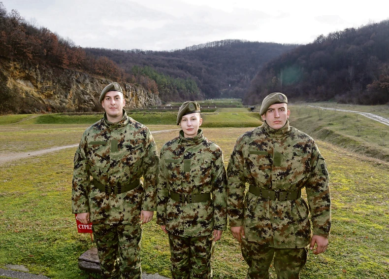 Željko, Jelena i Aleksandar su se javili na dobrovoljno služenje vojnog roka, a želja im je da potom budu zaposleni u VS