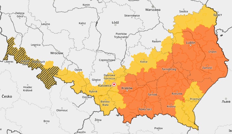 Ostrzeżenia przed silnym deszczem z burzami obowiązują w południowej i południowo-wschodniej Polsce