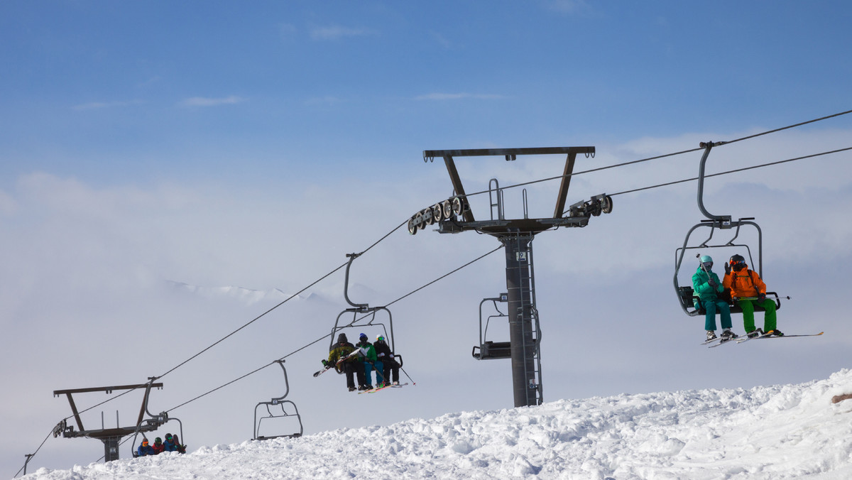 W Zakopanem "się zaczyna". Pijani snowboardziści chcieli wjechać na stok