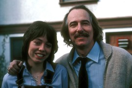 Čuvenu glumicu otac SILOVAO dan pre svadbe da se ne bi udala: Kad je ZATRUDNELA, donela je ovu odluku, 10 godina ju je NAPASTVOVAO, porodica joj okrenula leđa kada je rekla istinu