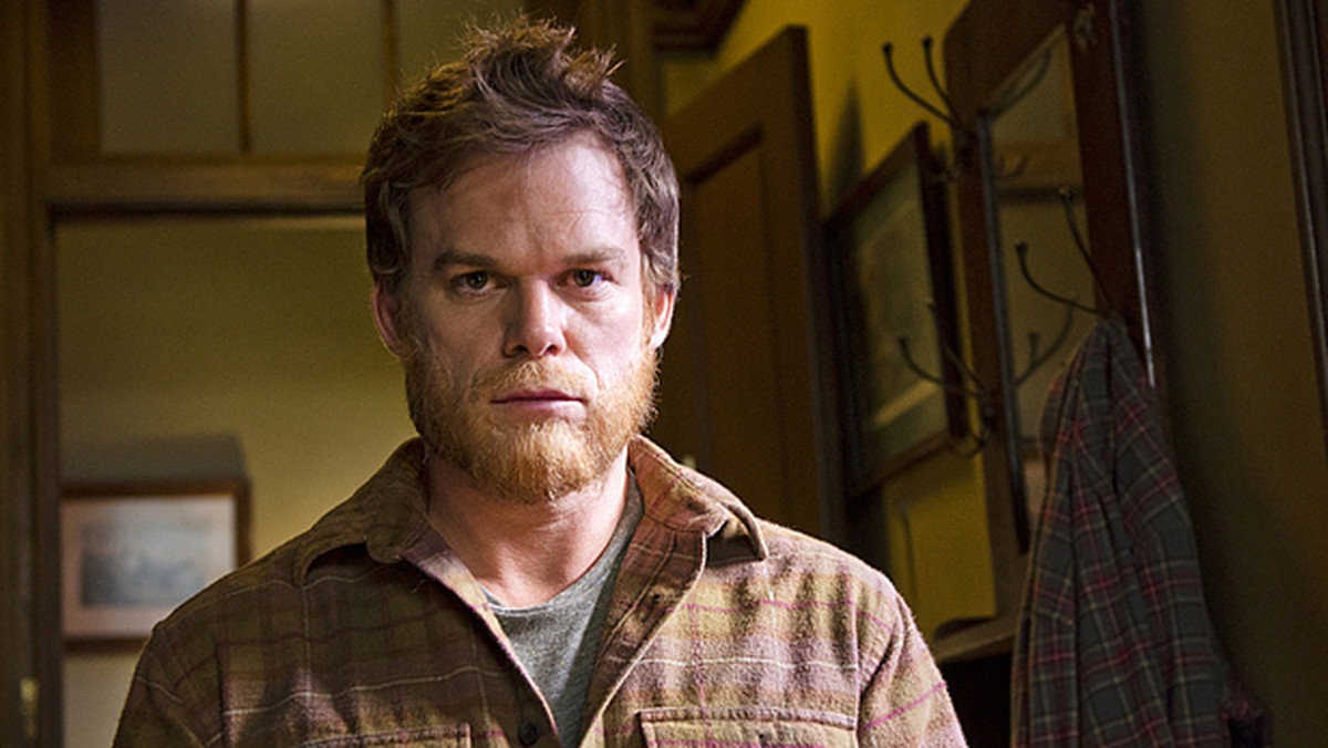 Producent "Dextera" wyjawił, że w finale serii, główny bohater nie mógł zostać uśmiercony. Taka decyzja została podjęta przez właścicieli stacji Showime, w której emitowany był serial.