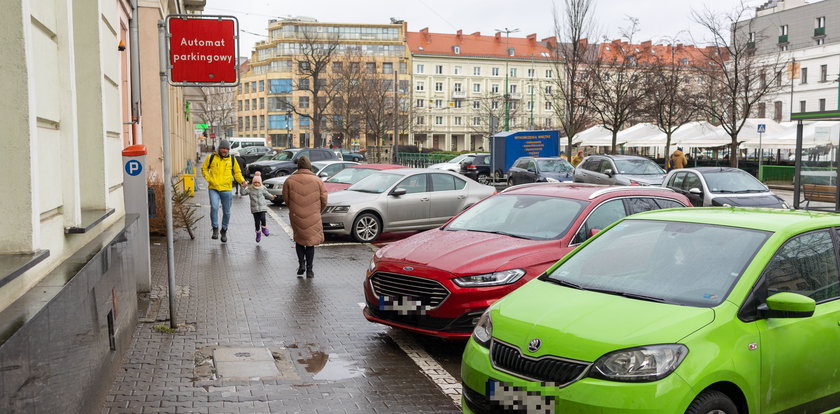 Aż 18 mln zł pójdzie na parkomaty. Na opłatach z nich miasto zyska... 18 mln zł