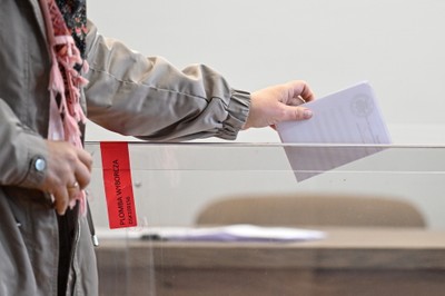 Zmiana miejsca głosowania - druga tura wyborów prezydenckich 2025. Jak zmienić miejsce głosowania online lub w urzędzie? Do kiedy można zmienić miejsce głosowania?