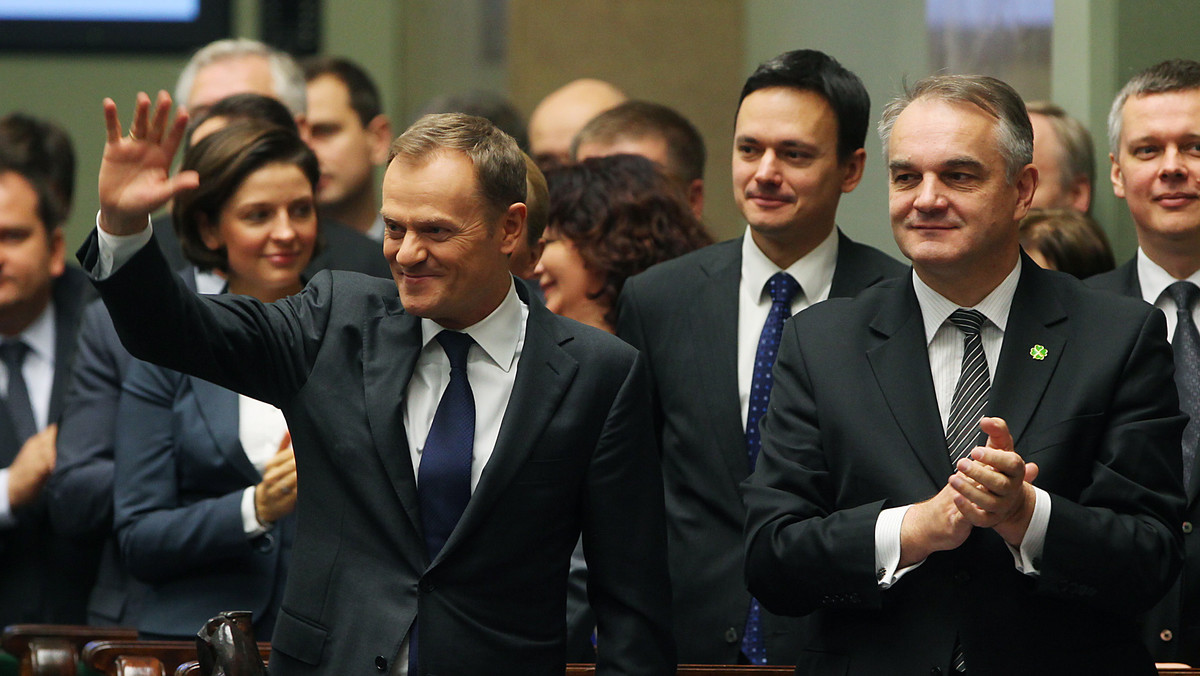 Rząd jeszcze na dobre nie rozpoczął prac nad zapowiedzianymi przez Donalda Tuska reformami, a już w koalicji widać różnice zdań na wiele spraw - czytamy w "Rzeczpospolitej". Polskie Stronnictwo Ludowe ma odmienne zdanie choćby na temat reform emerytalnych.