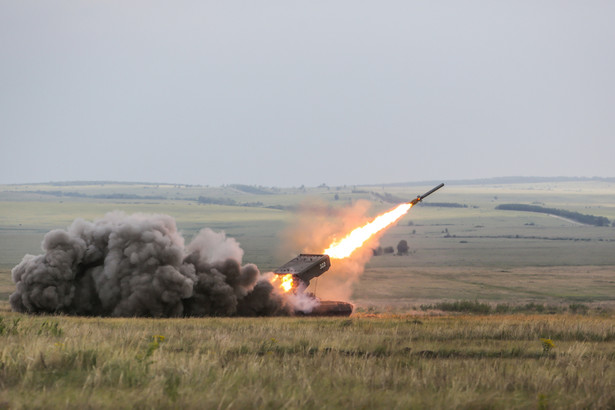 Wyrzutnia TOS-1A Sołncepiok została wykorzystana w walce przeciwko rosyjskim wojskom w pobliżu Iziumu na wschodzie Ukrainy.