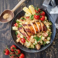 Recept: szaftos, omlós csirkemell sárgarépás kölessel - így készítsen egészséges ünnepi menüt
