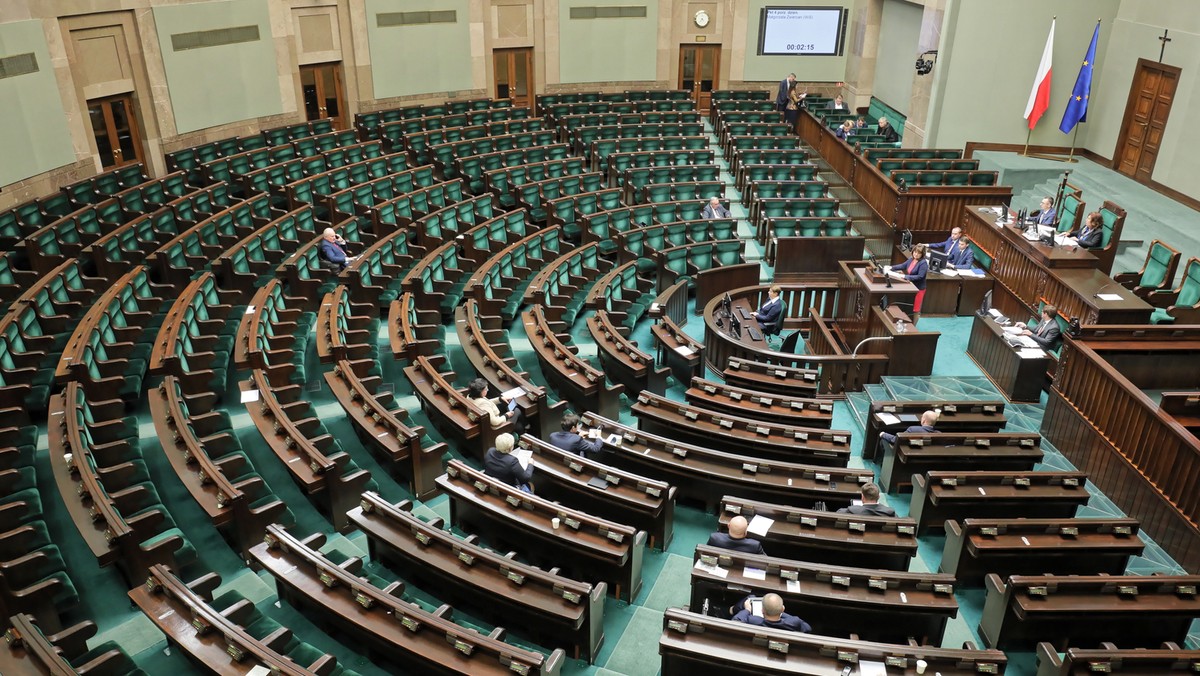 Ordo Iuris z pomocą niezrzeszonego posła Jana Klawitera wniósł kolejny projekt do Sejmu. Tym razem instytut, który wcześniej chciał całkowitego zakazu aborcji, zajął się sprawą in vitro. Jak informuje "Rzeczpospolita" Ordo Iuris chce znacznego ograniczenia w jego stosowaniu. 