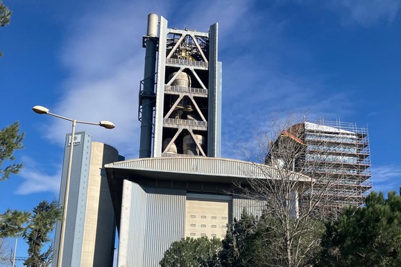 Ovo je novo "suvo" zlato u Evropi! Cementare prelaze na alternativna goriva: Otpad menja naftu i smanjuje emisije CO2 (FOTO)