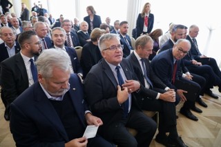 Kwaśniewski i Komorowski na spotkaniu z liderami opozycji: Trzeba dbać o jedność NATO