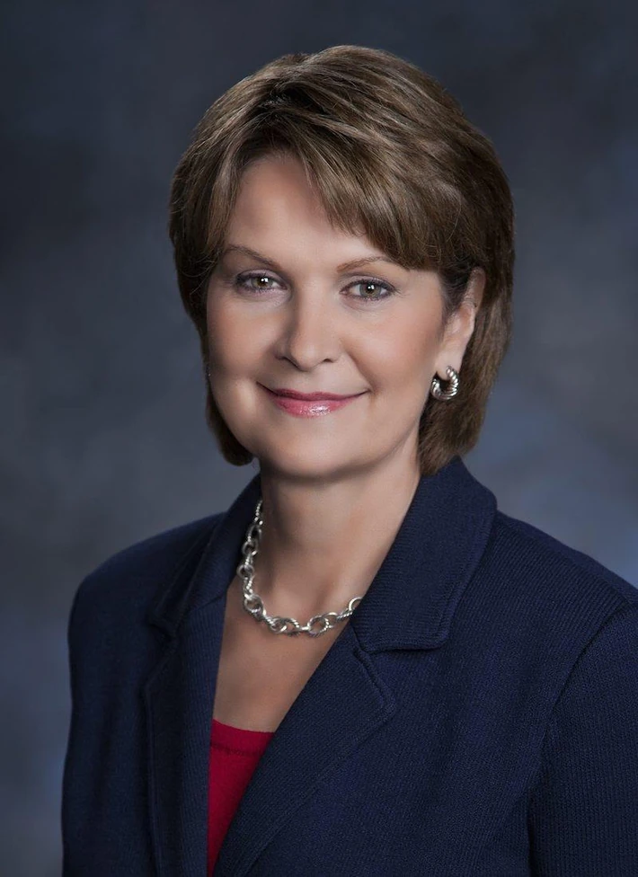 21. Marillyn Hewson.  Prezes Lockheed Martin. Wiek: 60 lat. 