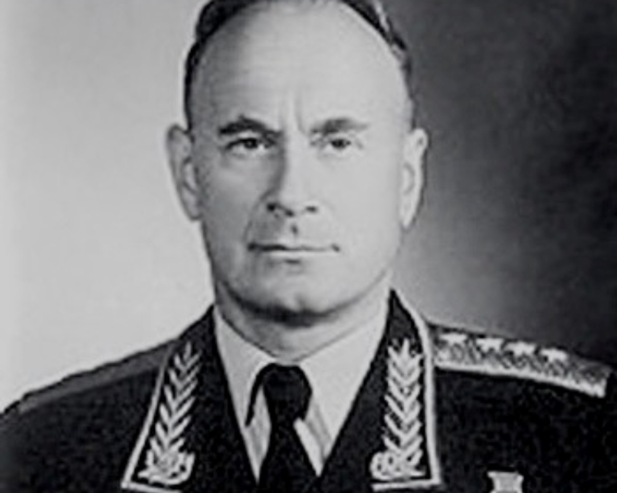 Iwan Sierow (1905–1990), stalinowski generał i wysoki funkcjonariusz NKWD, pierwszy szef KGB, nie zapisał się dobrze w pamięci Polaków. Fot. mil.ru / Wikimedia Commons