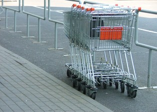 Tesco: oddział banku obok bekonu