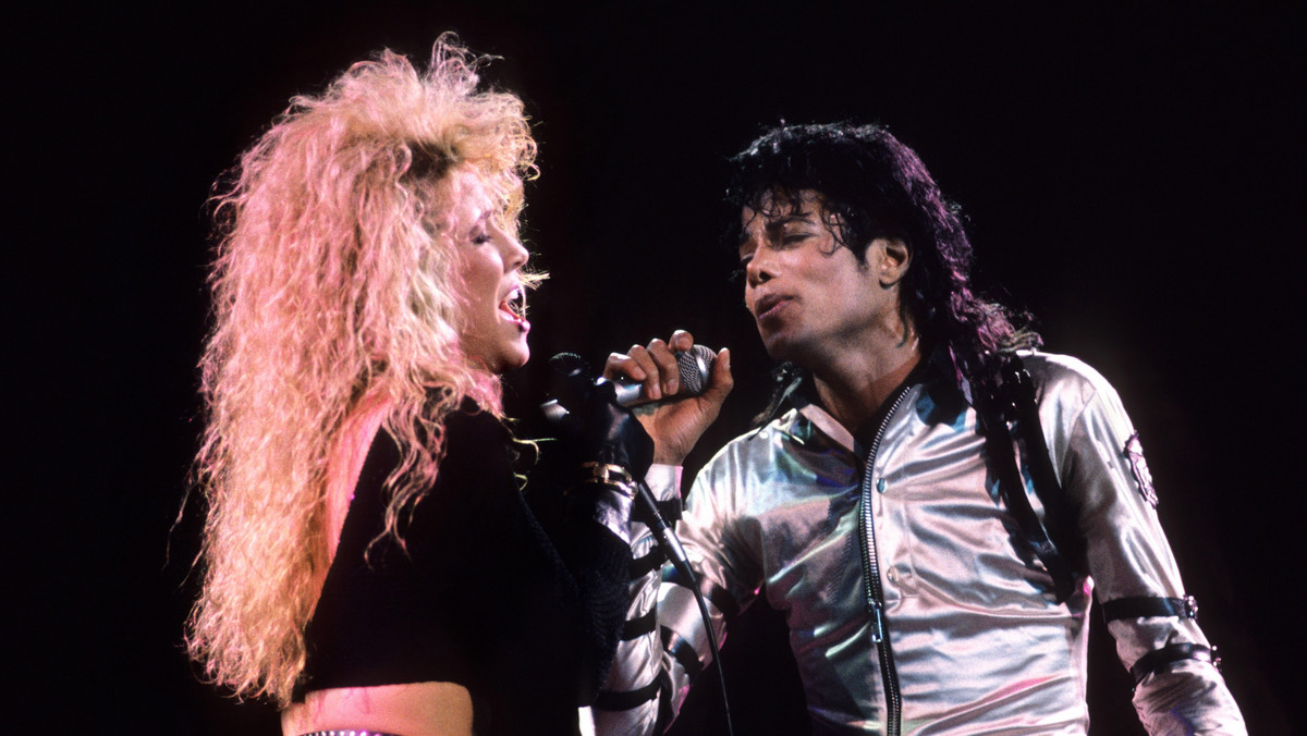 W najnowszym wywiadzie Sheryl Crow zdradziła, że doświadczyła molestowania seksualnego ze strony menedżera Michaela Jacksona Franka DiLeo. Miało to miejsce pod koniec lat 80., gdy Crowe brała udział w trasie koncertowej Króla Popu.