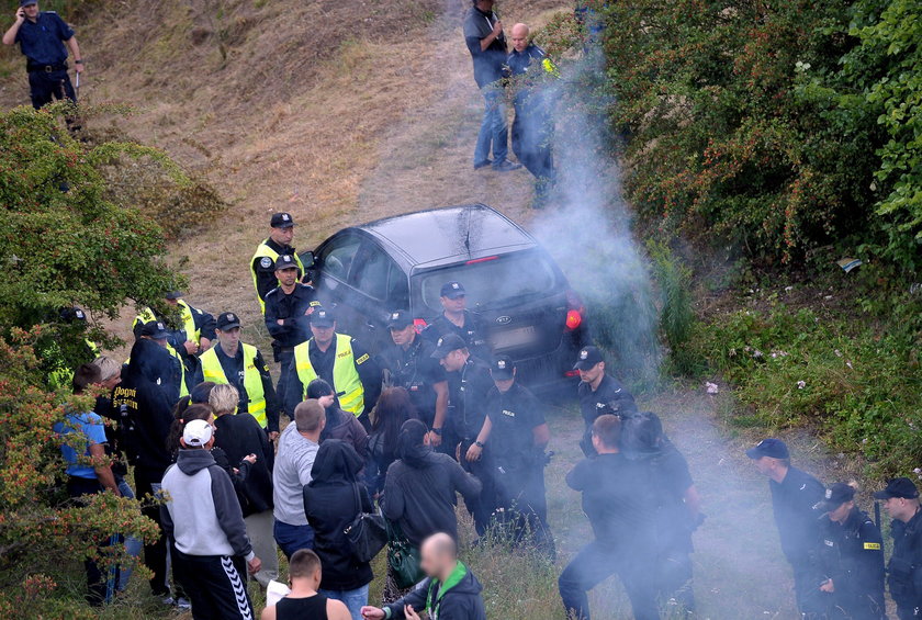 Policjant zastrzelił kierowcę. Przepychanki podczas wizji lokalnej