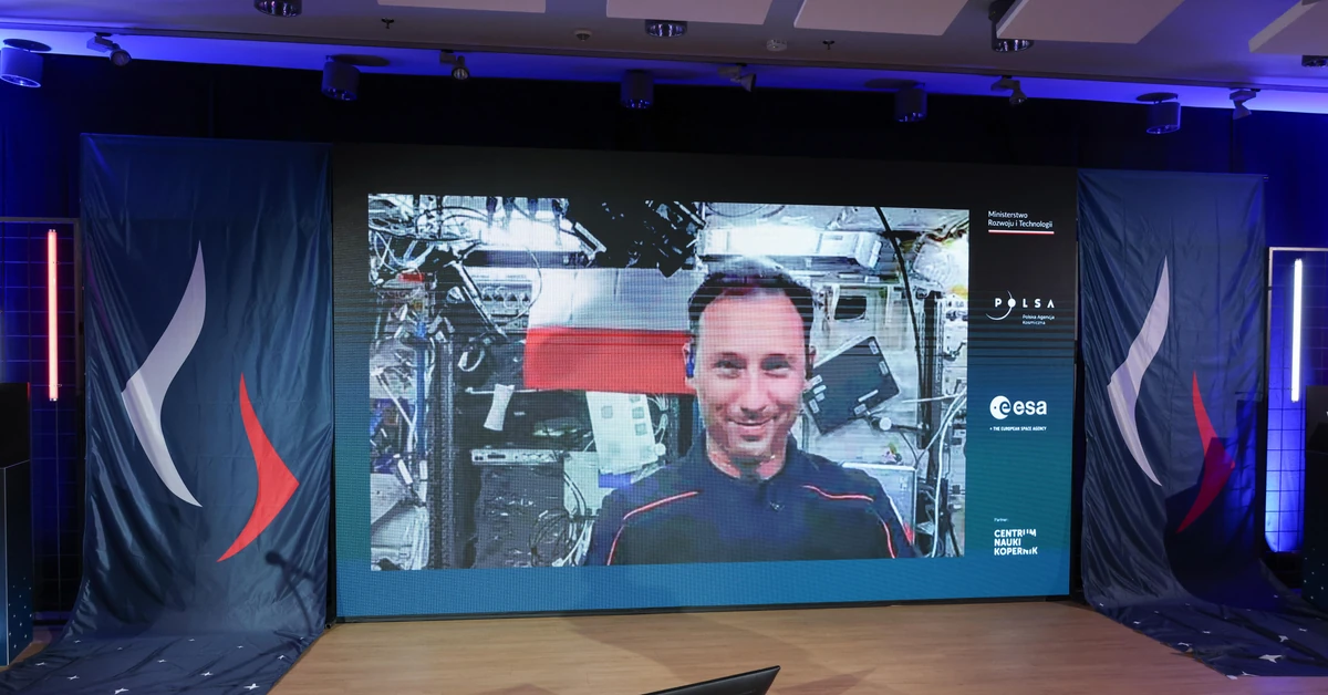 Polski astronauta wraca na Ziemię. ISS i Dragon widoczne dziś nad Polską