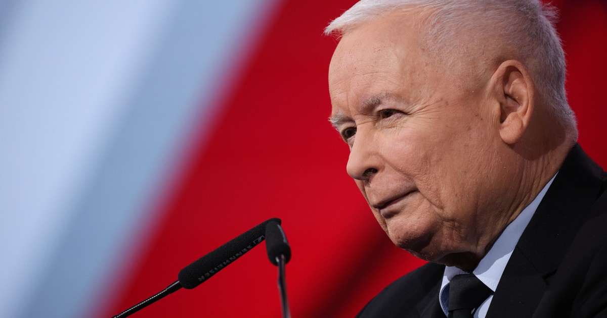 500 zł dla wszystkich, kto pracuje? "PiS wie, iż musi coś ludziom dać"