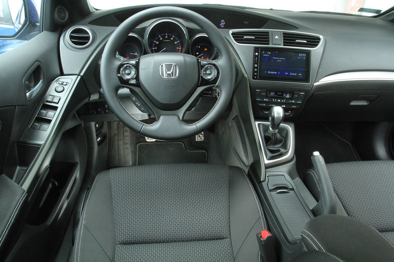 Honda Civic Sport 1.8 i-VTEC - kompakt w bojowej stylistyce