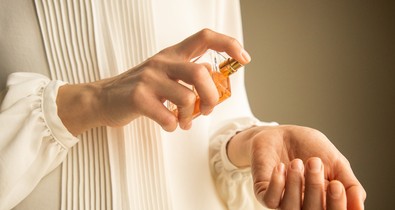 Elbűvölő, játékos, gyümölcsös: 3 izgalmas illat a nyár minden pillanatára