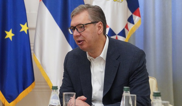 Aleksandar Vučić i ambasador Feliks Korona