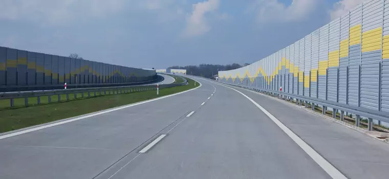 "Rak betonu" rozsadza trasę S8 - nowe problemy drogowców w Polsce